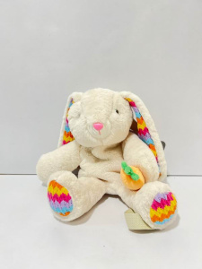 Мягкая игрушка-рюкзачок Зайка 100K-U